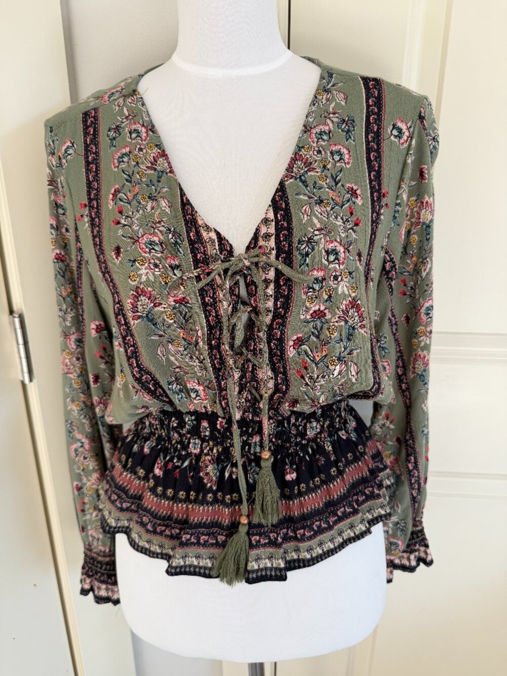 GYPSY Love Cropped Boho Blouse Shirt Peasant Top Long Sleeve Floral - Sz M